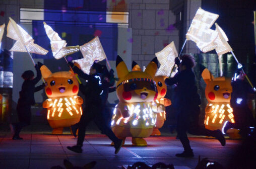 【おでかけ】ピカチュウ2000匹大量発生　横浜で光のパフォーマンス…昨年の1500匹からさらに増え、横浜を黄色に染める