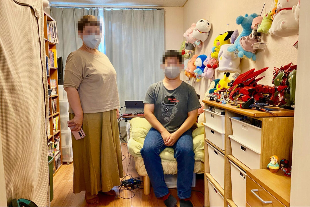 【画像】母と二人暮らし、33歳子供部屋おじさんの部屋が公開される。お前ら…