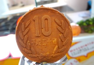 【驚きの値段】今若い子の間で10円パンが大流行！